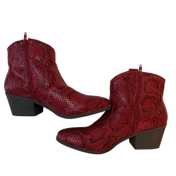 Rampage Red Snake Print Cowboy Ankle Boots NWOB Size 8 - Picture 4 of 6